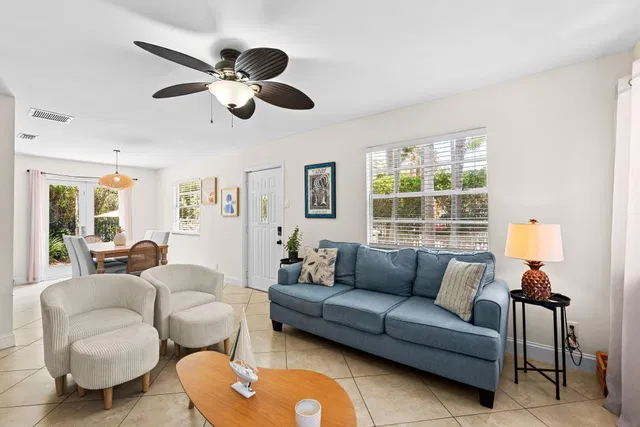 Residence photo 18
