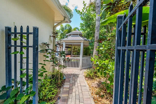 Residence photo 41
