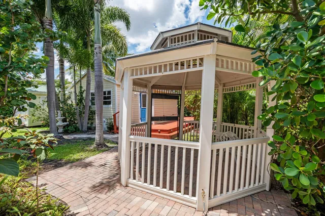 Residence photo 42