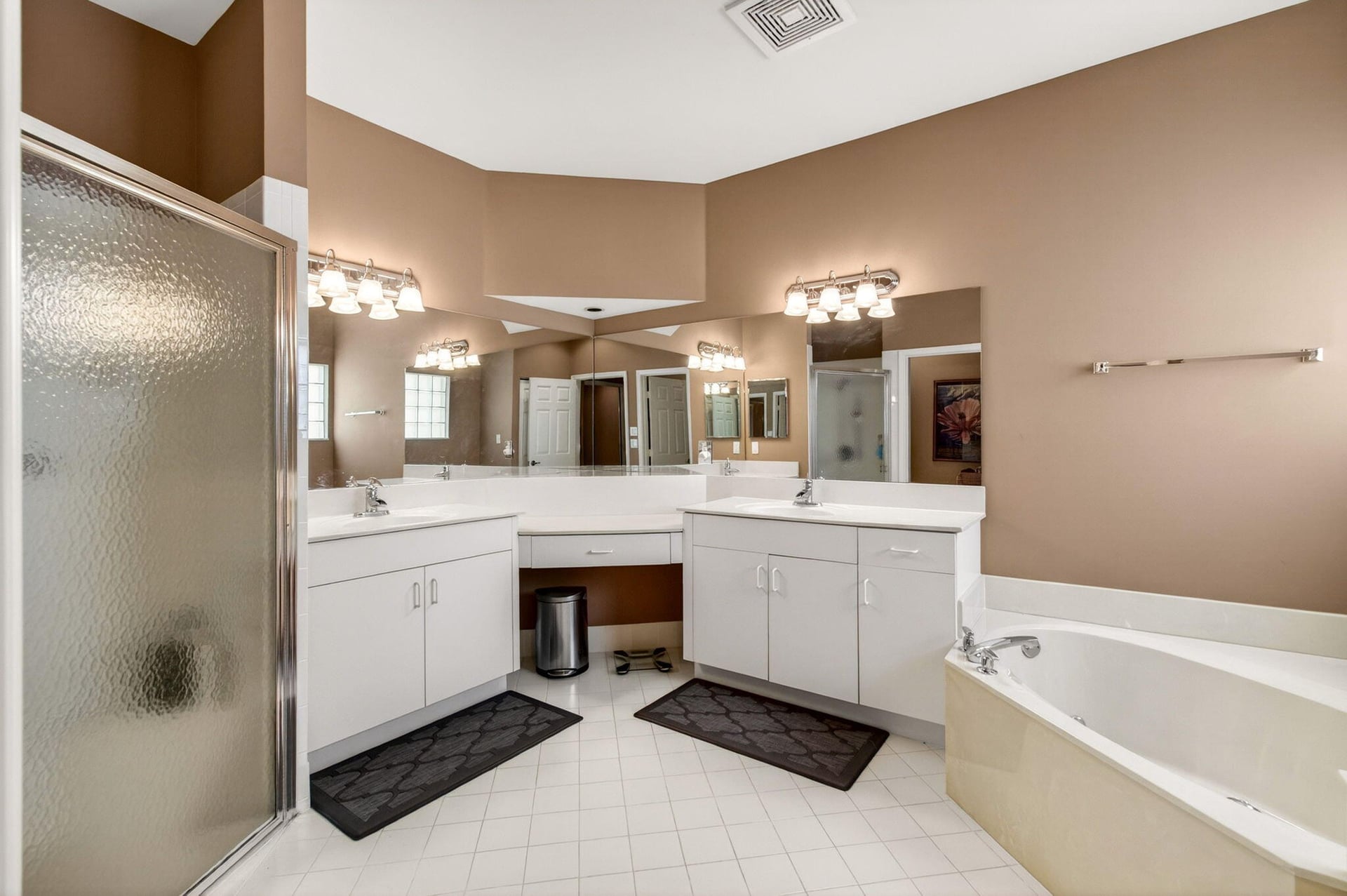  Residence photo 17
