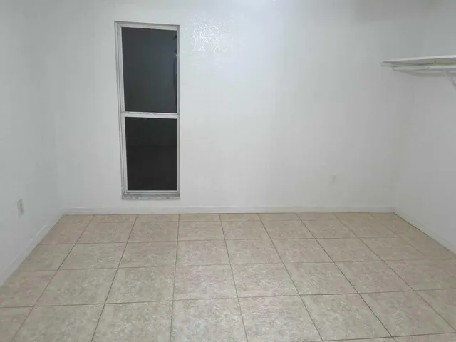 Residence photo 15