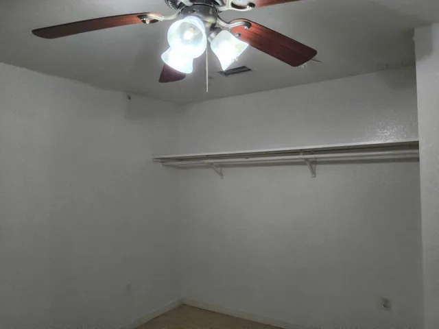 Residence photo 16