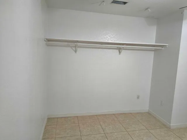 Residence photo 17