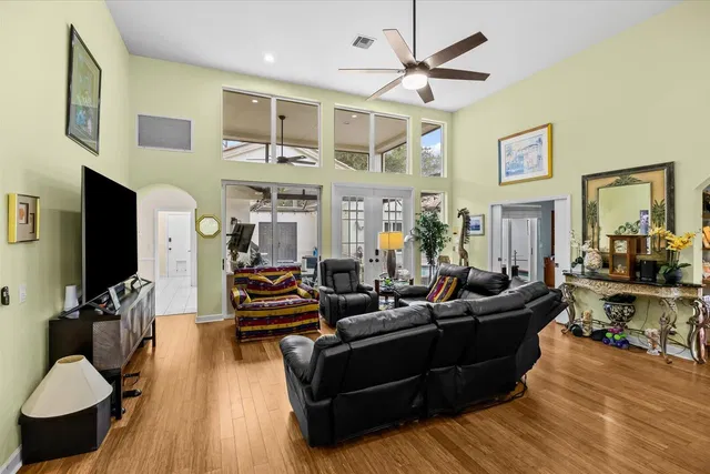 Harbour Ridge Residence photo 18