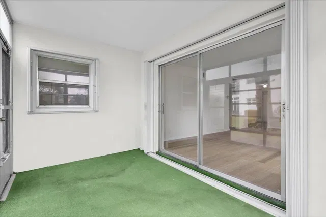 Unit 14-1 photo 23