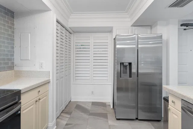 Unit 124 photo 11