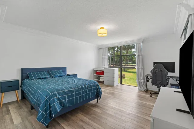 Unit 124 photo 12