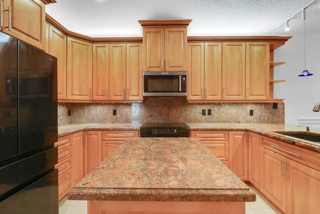  Residence photo 35