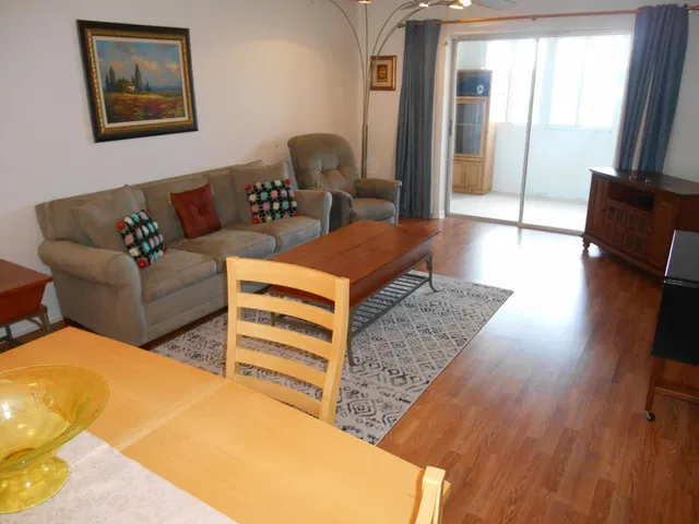 Unit 410 photo 13