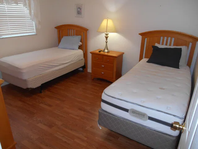 Unit 410 photo 18