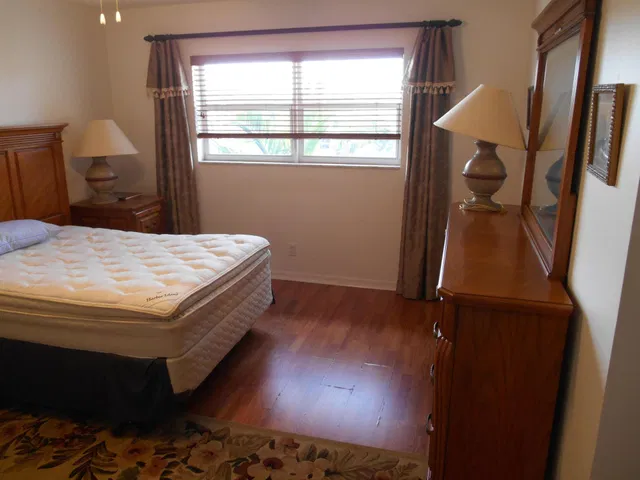 Unit 410 photo 20