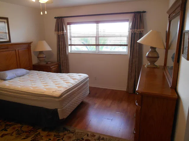 Unit 410 photo 21