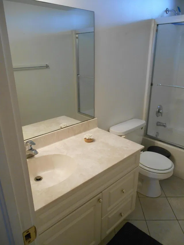 Unit 410 photo 23