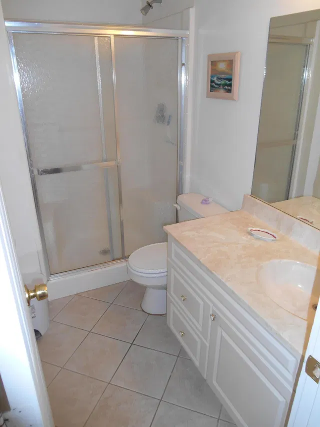 Unit 410 photo 26