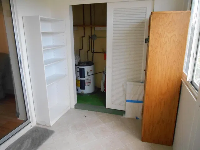 Unit 410 photo 28