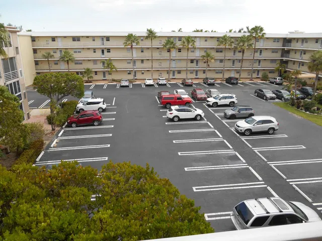 Unit 410 photo 41