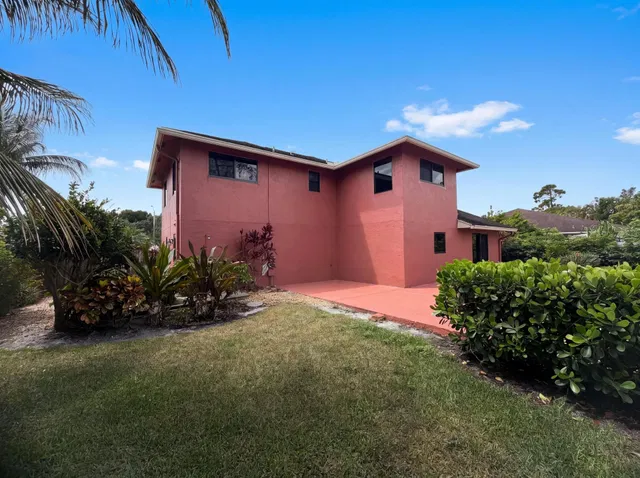  Residence photo 5