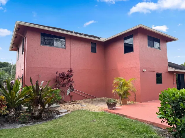  Residence photo 15