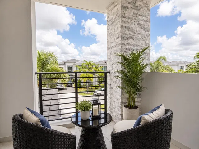 Boca Bridges Residence photo 5
