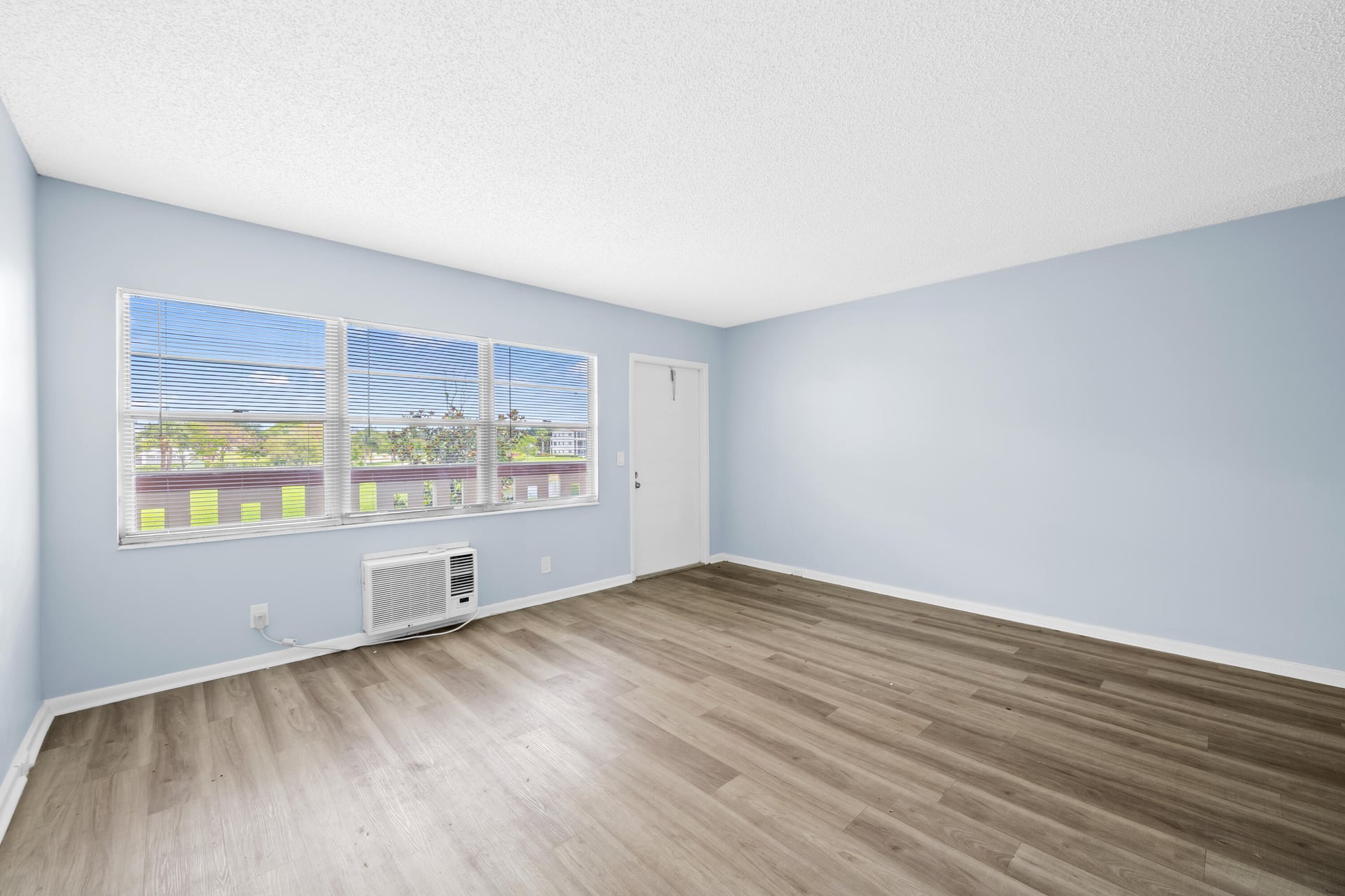 Unit 148 photo 2
