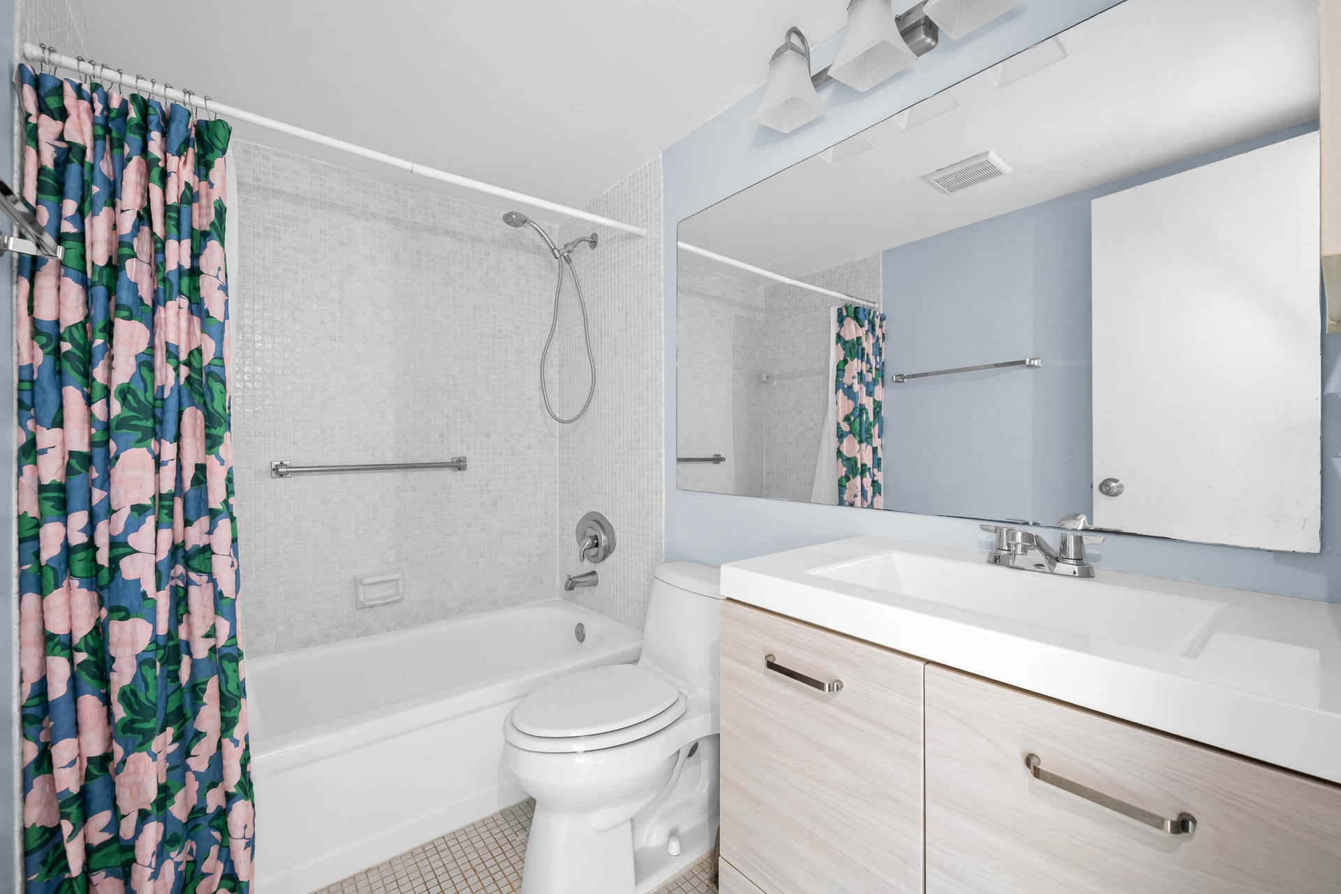 Unit 148 photo 4