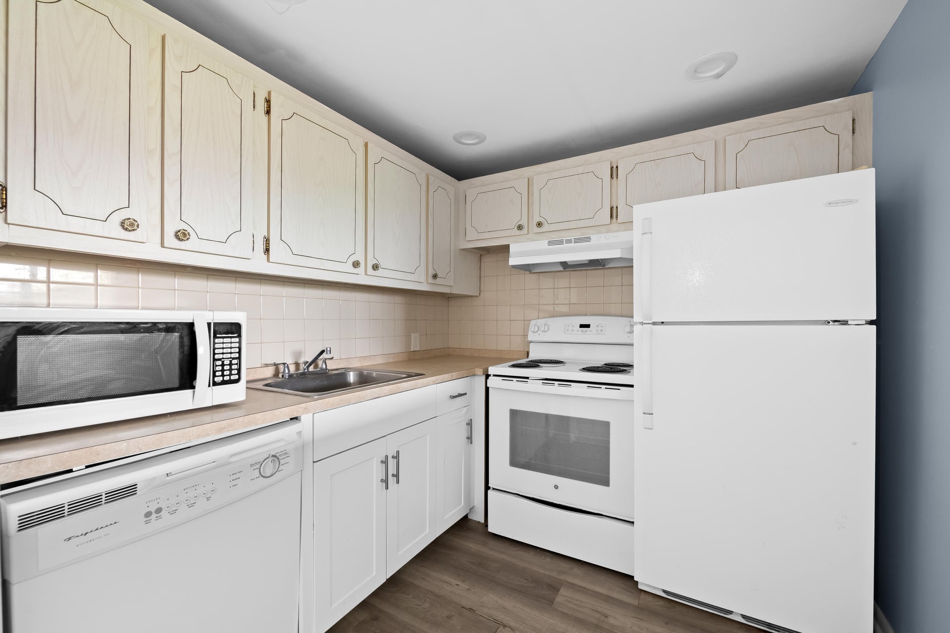 Unit 148 photo 6