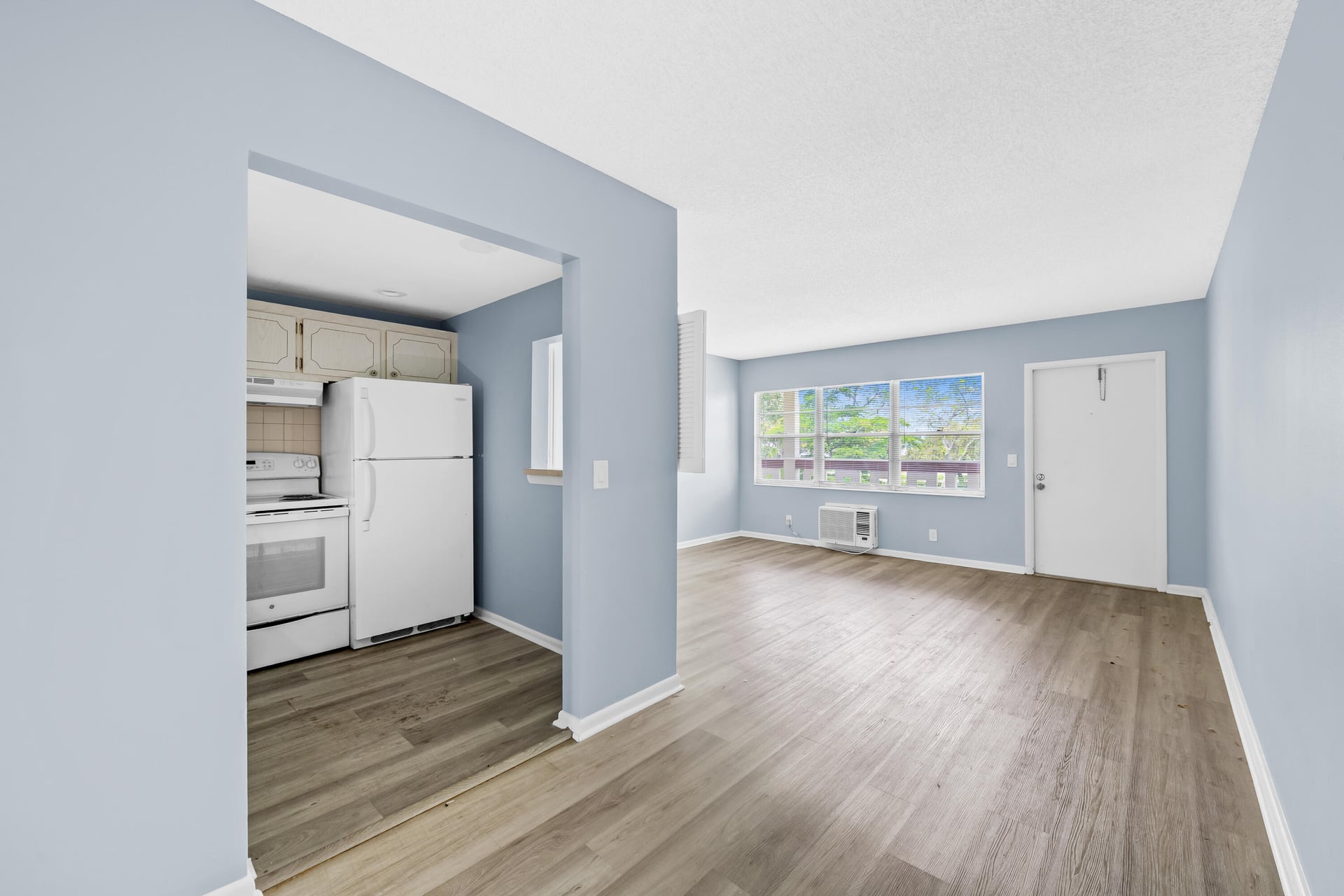 Unit 148 photo 9