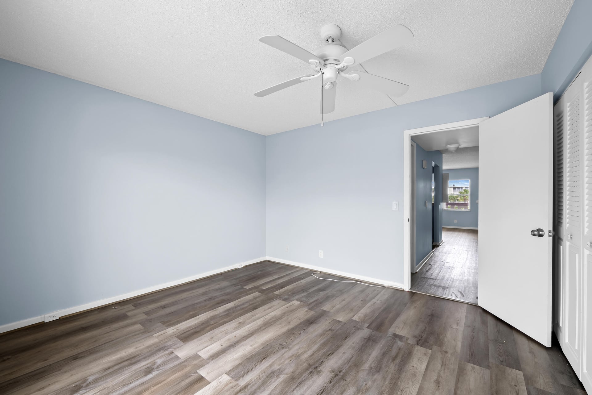 Unit 148 photo 10