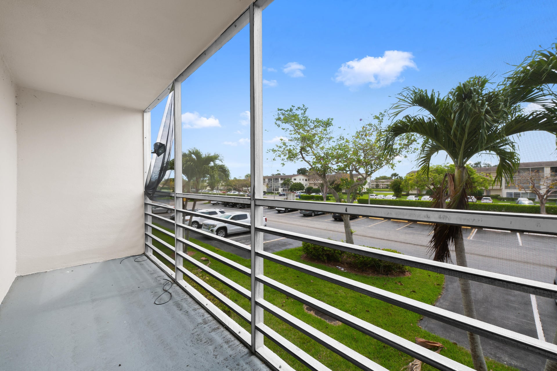Unit 148 photo 14