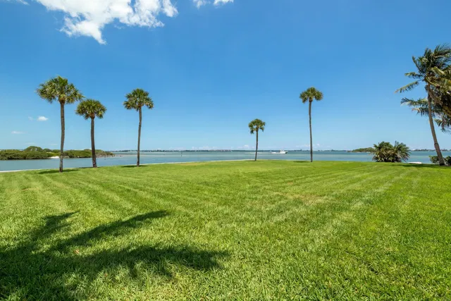 Sewall's Point Residence photo 15