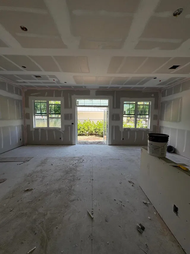 Unit 33 photo 23