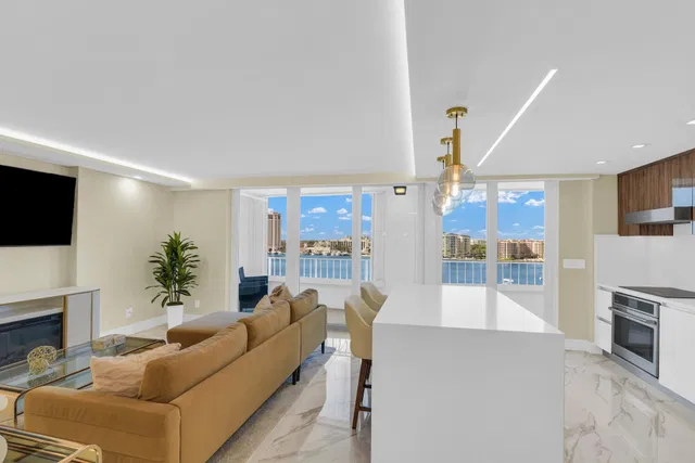 550 S Ocean Boca Unit 1009 photo 4