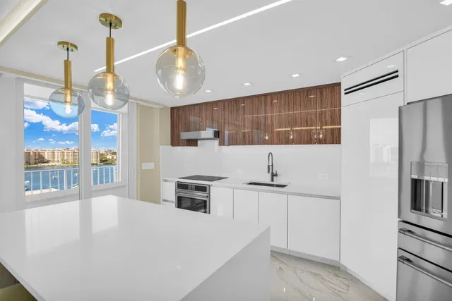 550 S Ocean Boca Unit 1009 photo 6