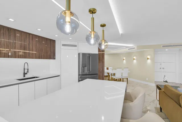 550 S Ocean Boca Unit 1009 photo 8