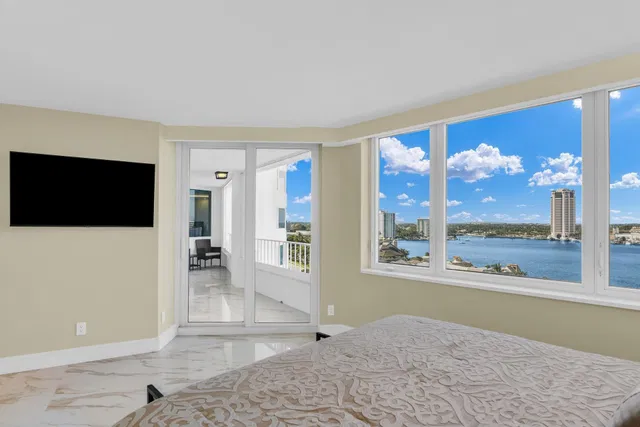 550 S Ocean Boca Unit 1009 photo 19