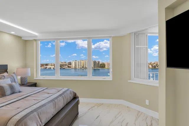 550 S Ocean Boca Unit 1009 photo 25