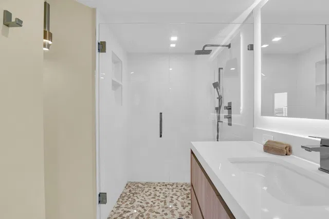 550 S Ocean Boca Unit 1009 photo 30