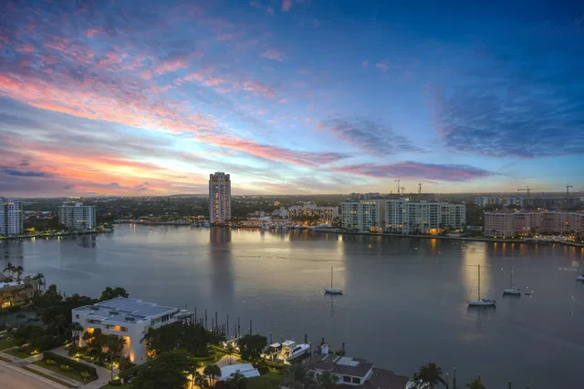 550 S Ocean Boca Unit 1009 photo 32