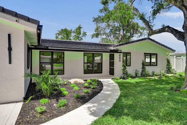 Residence photo 2