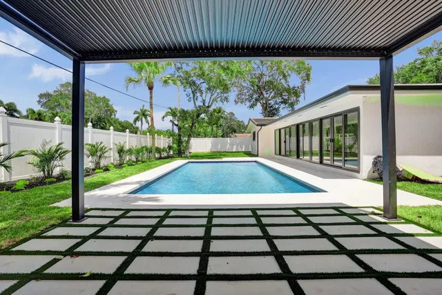 Residence photo 3