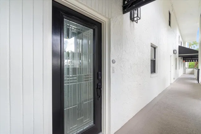 Unit 211 photo 3