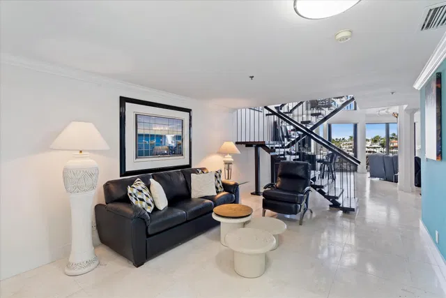 Unit 211 photo 13