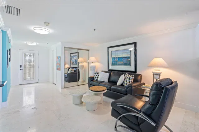 Unit 211 photo 14