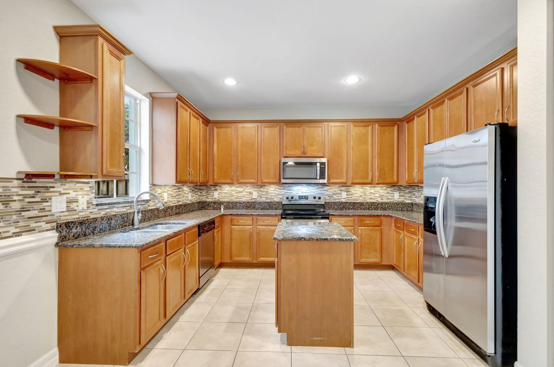 Canterbury Place Residence photo 13