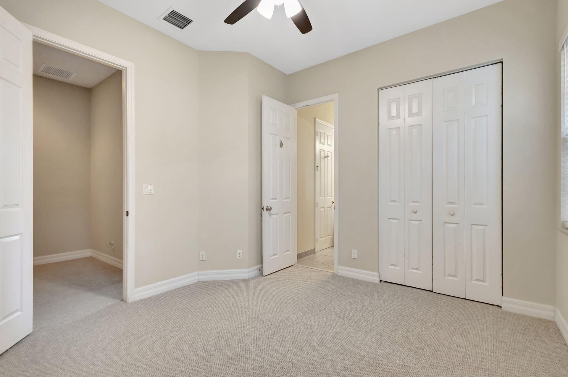 Canterbury Place Residence photo 30