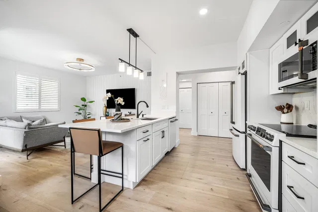 Pineapple Grove Village Condominiums Unit 1209 photo 10
