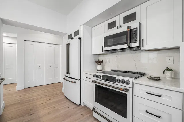 Pineapple Grove Village Condominiums Unit 1209 photo 11