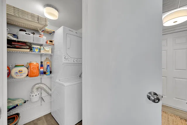 Unit D302 photo 32