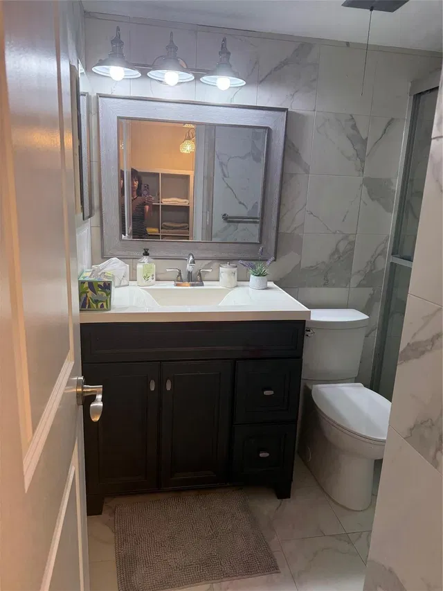 Unit 207 photo 8