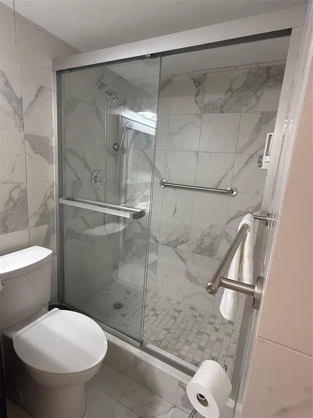 Unit 207 photo 9